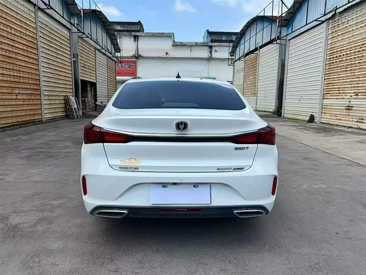 Фото 11 - Changan Eado Plus