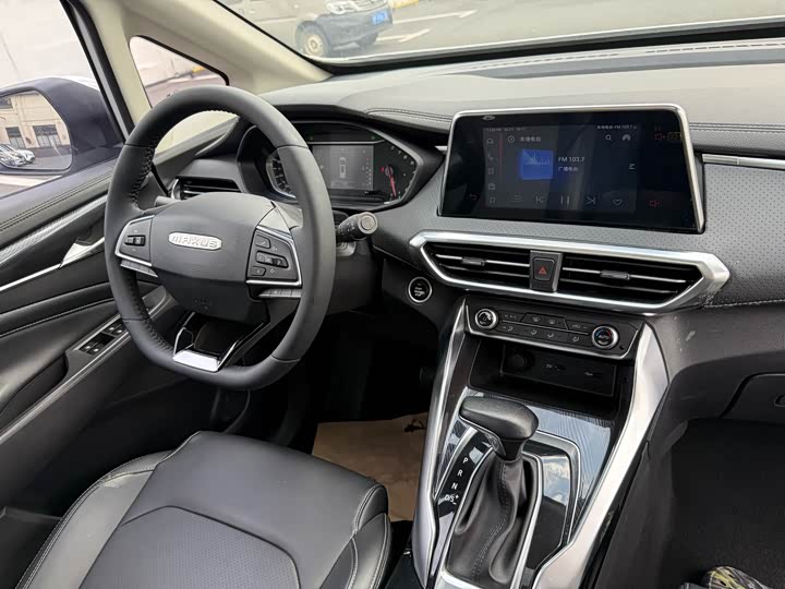 Фото 15 - Maxus G50