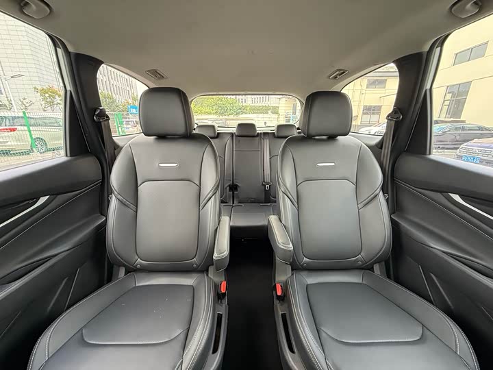 Фото 16 - Maxus G50