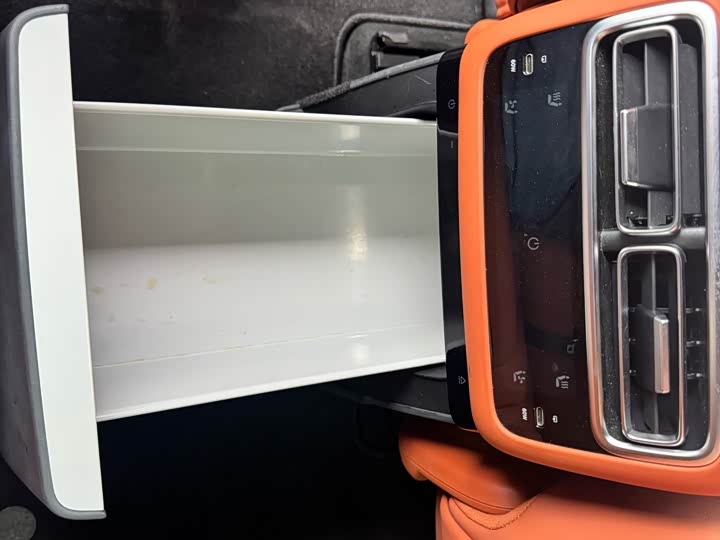 Фото 14 - LiXiang L6