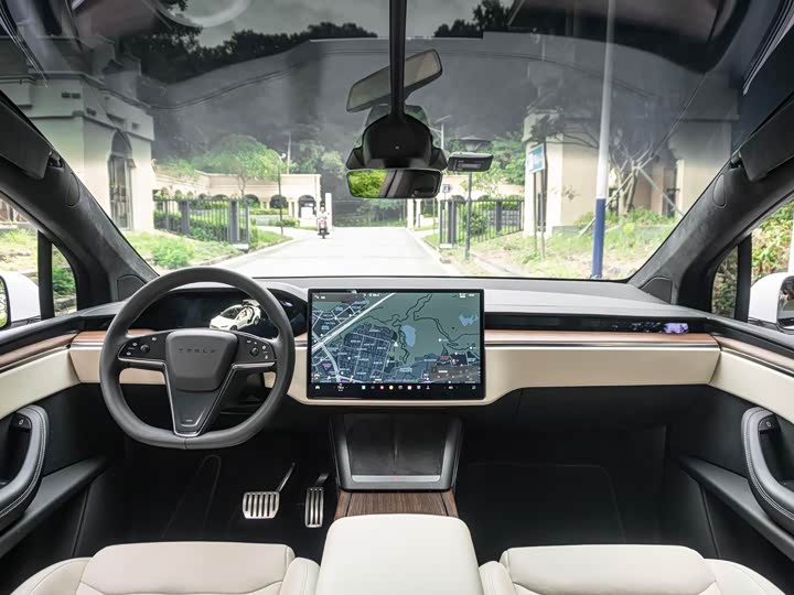 Фото 12 - Tesla Model X