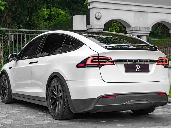 Фото 4 - Tesla Model X