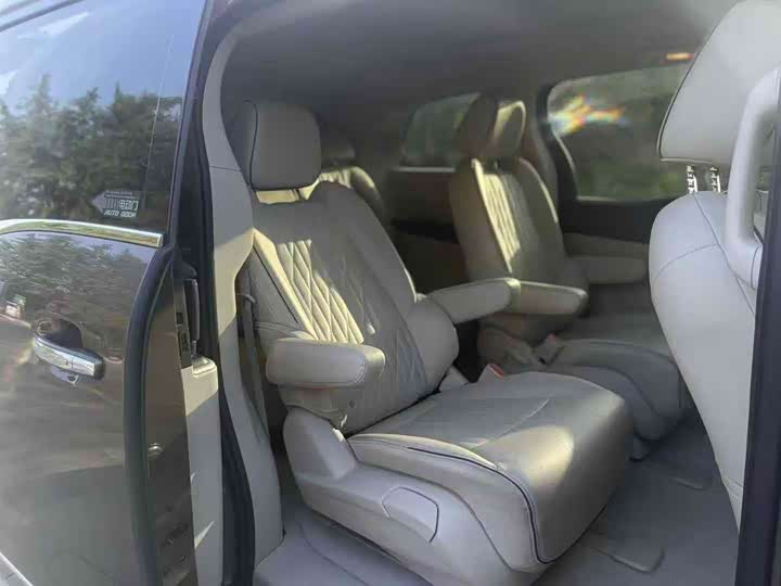 Фото 8 - Buick GL8 ES