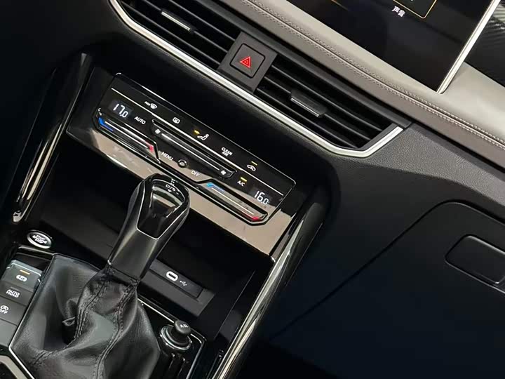 Фото 20 - Volkswagen Tayron