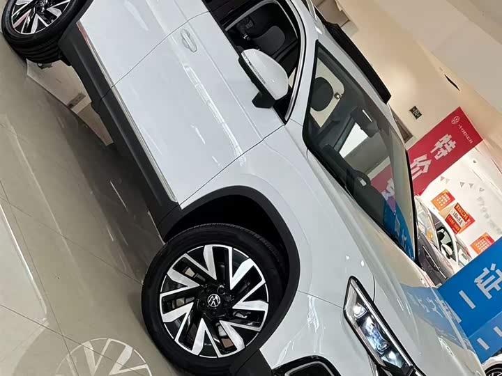 Фото 26 - Volkswagen Tayron