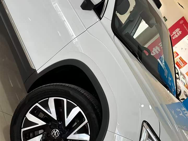 Фото 27 - Volkswagen Tayron