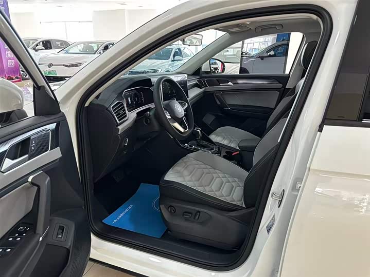 Фото 30 - Volkswagen Tayron