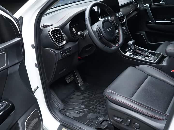 Фото 10 - Kia KX5