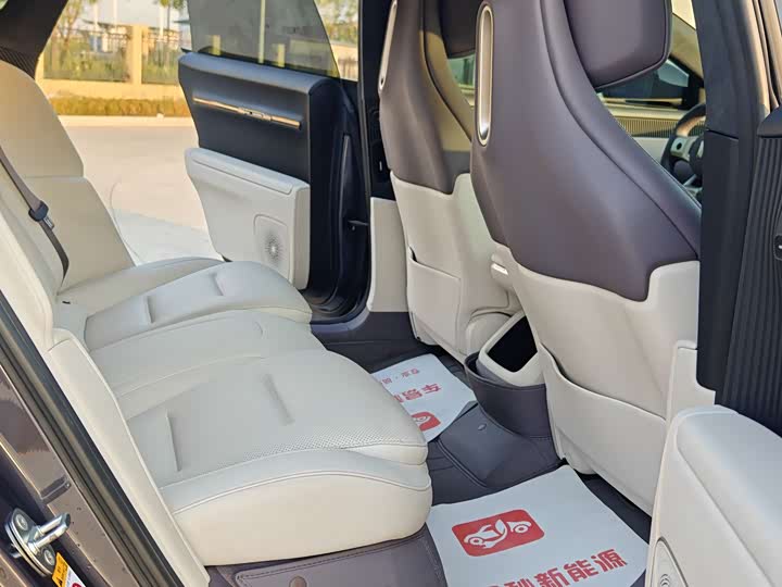 Фото 11 - Avatr 12