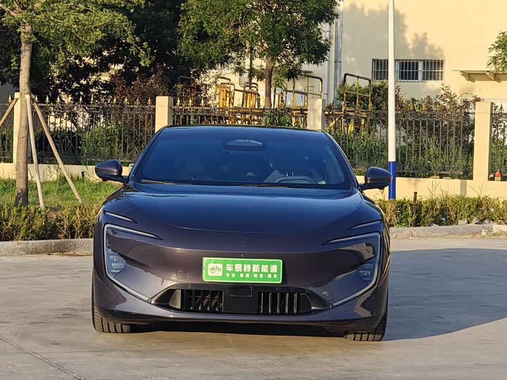 Фото 2 - Avatr 12