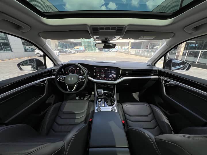 Фото 14 - Volkswagen Touareg