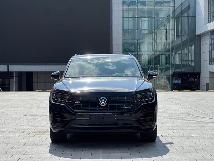 Фото 2 - Volkswagen Touareg