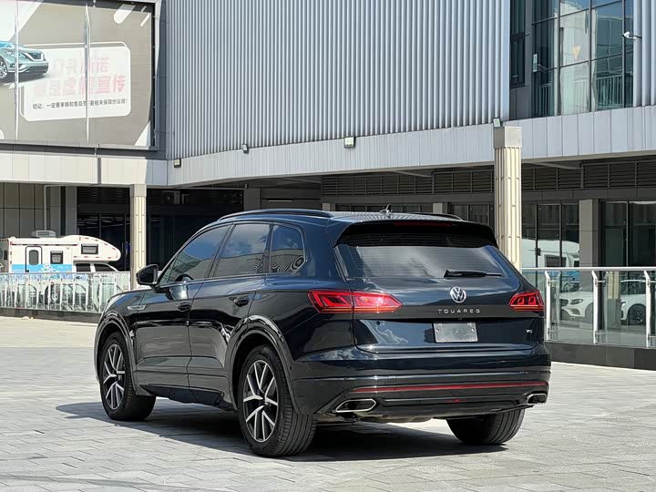 Фото 5 - Volkswagen Touareg