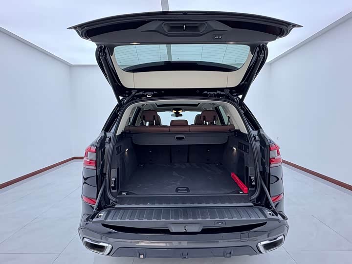 Фото 16 - BMW X5