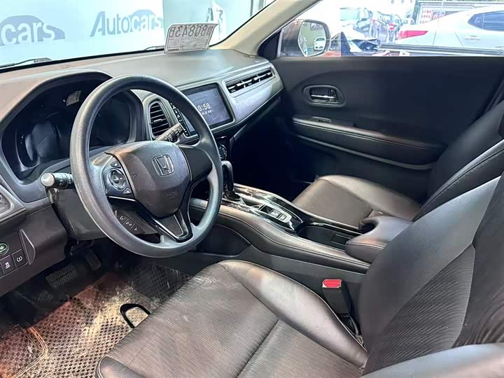 Фото 12 - Honda Vezel