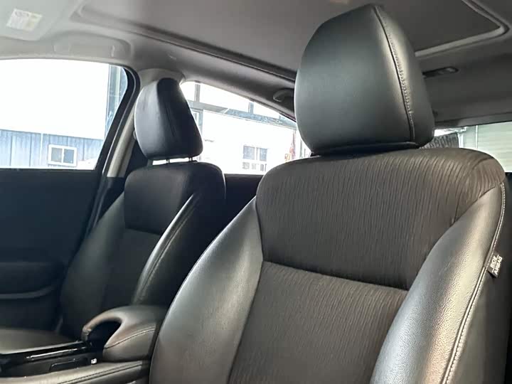 Фото 13 - Honda Vezel