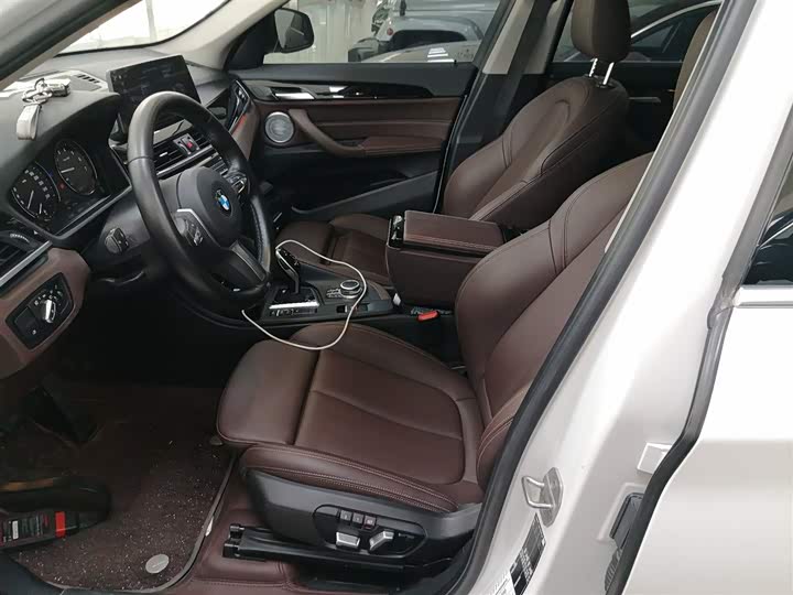 Фото 15 - BMW X1