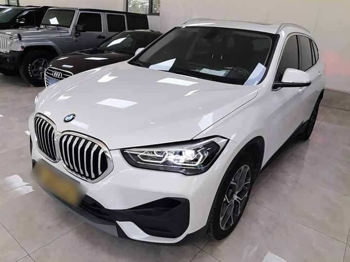 Фото 2 - BMW X1