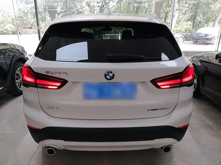Фото 6 - BMW X1