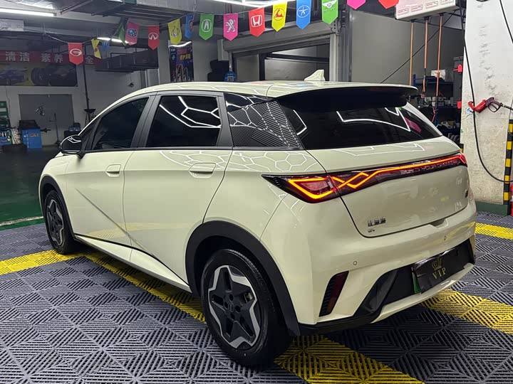 Фото 11 - BYD Dolphin