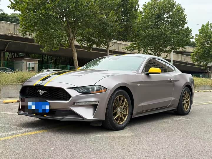 Фото 1 - Ford Mustang