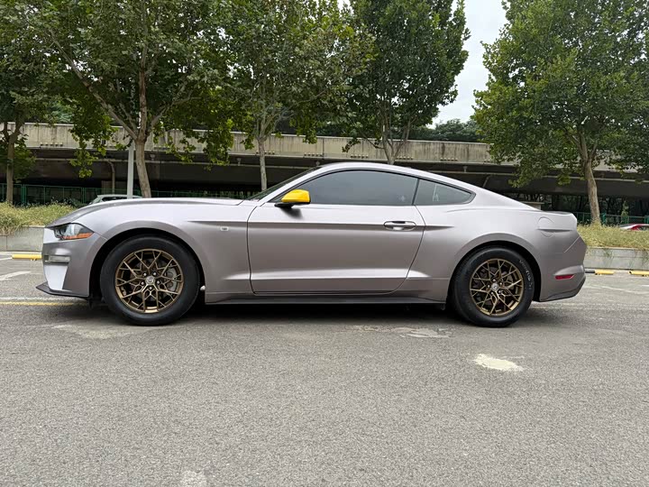 Фото 3 - Ford Mustang