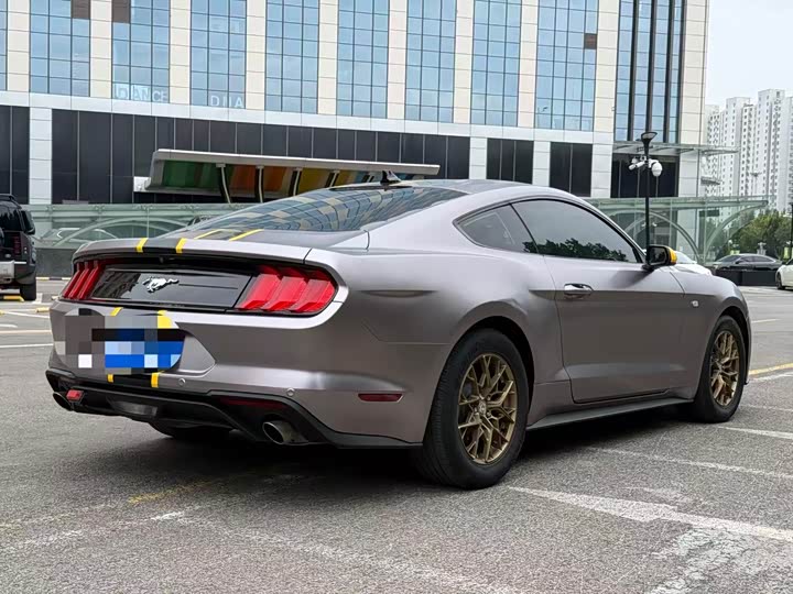 Фото 5 - Ford Mustang