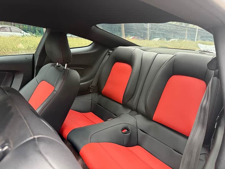 Фото 7 - Ford Mustang