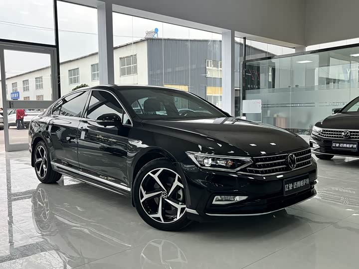 Фото 3 - Volkswagen Magotan