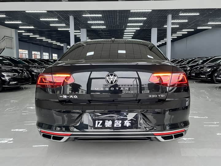 Фото 5 - Volkswagen Magotan