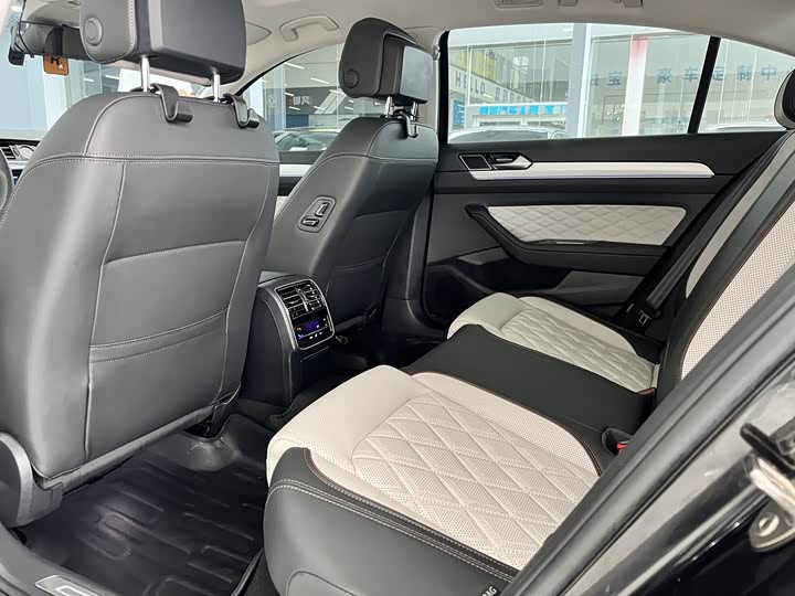 Фото 9 - Volkswagen Magotan