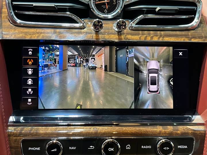 Фото 10 - Bentley Bentayga