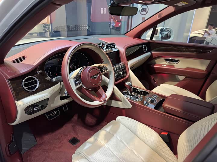 Фото 8 - Bentley Bentayga