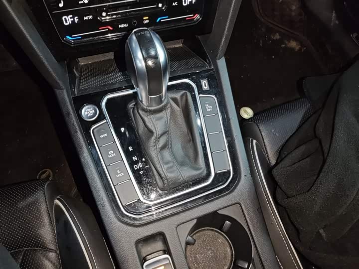 Фото 14 - Volkswagen Magotan GTE Hybrid