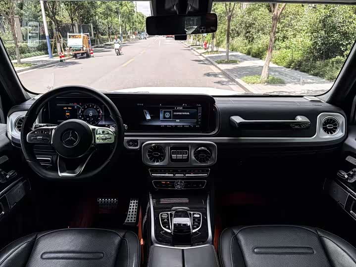 Фото 10 - Mercedes-Benz G-Class