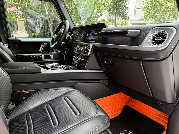 Фото 9 - Mercedes-Benz G-Class
