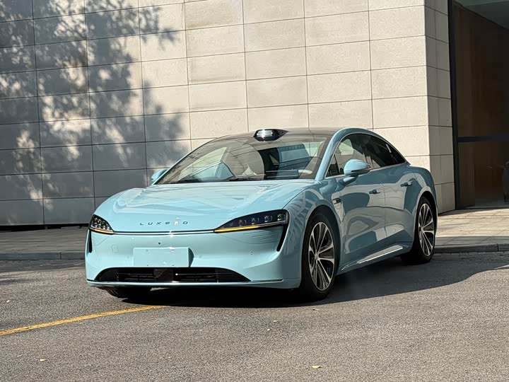 Фото 1 - Luxeed S7