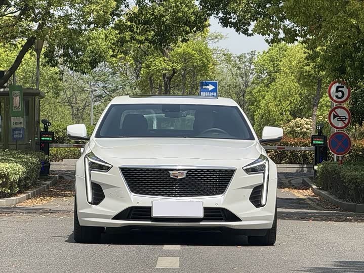 Фото 2 - Cadillac CT6