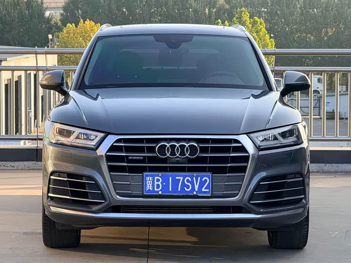 Фото 2 - Audi Q5L