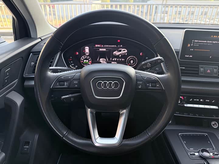 Фото 8 - Audi Q5L
