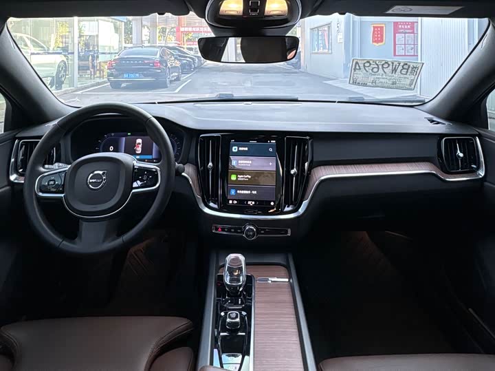 Фото 10 - Volvo S60