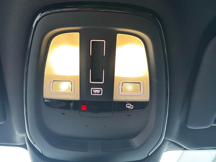 Фото 15 - Volvo S60