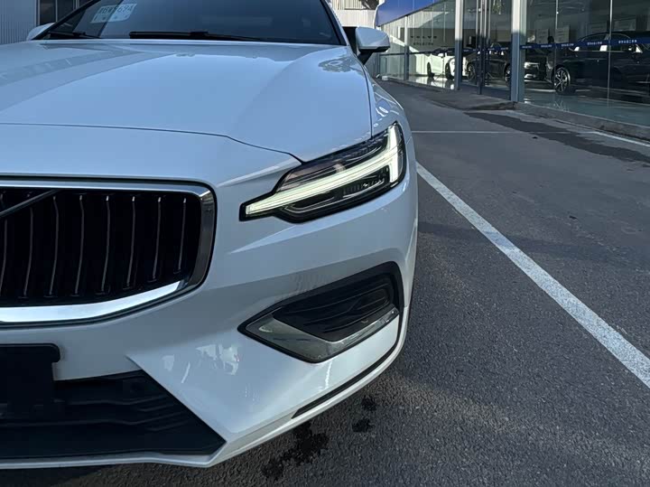 Фото 5 - Volvo S60