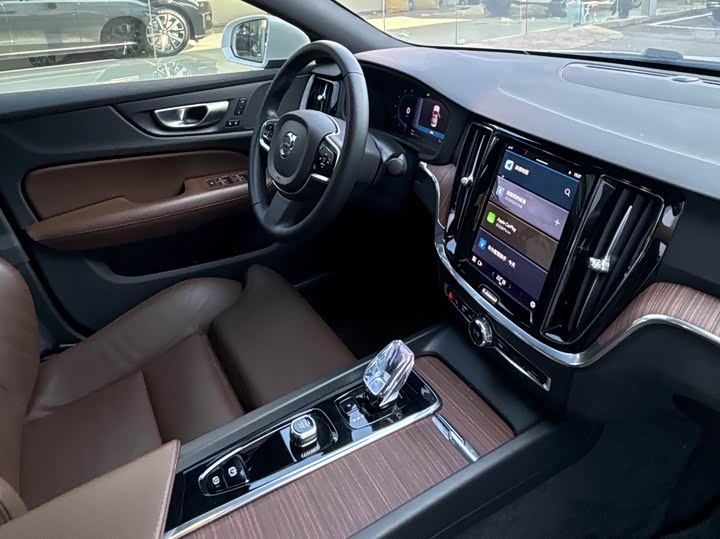 Фото 7 - Volvo S60