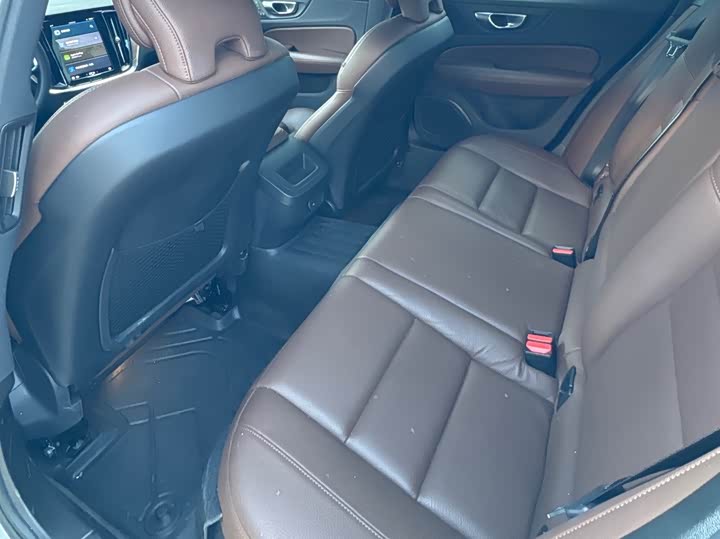 Фото 9 - Volvo S60