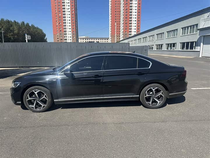 Фото 12 - Volkswagen Magotan