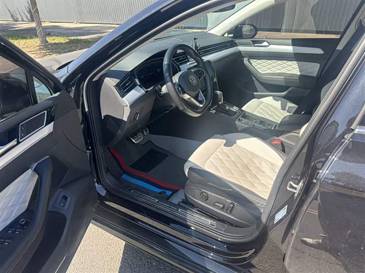 Фото 14 - Volkswagen Magotan