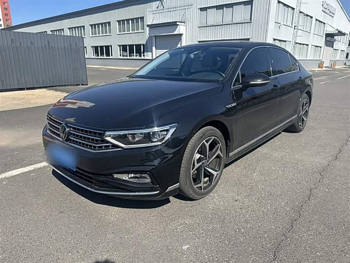 Фото 2 - Volkswagen Magotan