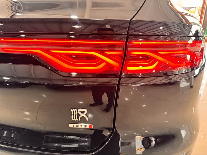 Фото 19 - BYD Han