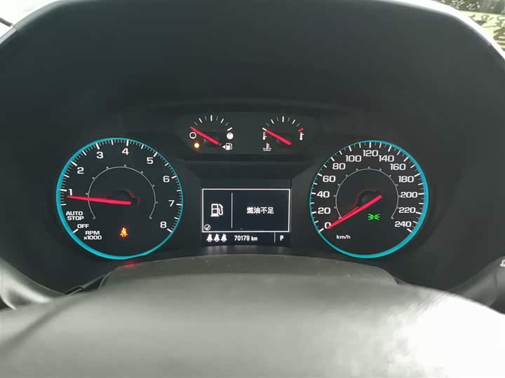 Фото 12 - Chevrolet Equinox